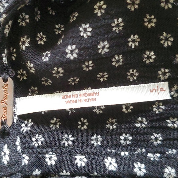 Free People Retro Kitty Crochet Trim Black White Floral Boho Dress Size Small - Picture 16 of 17